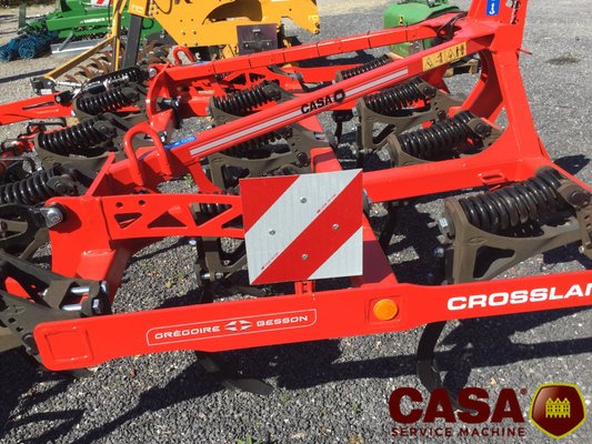 Déchaumeur à dents Gregoire Besson crossland