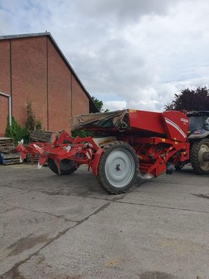 Planteuse de pommes de terre Grimme GB 430