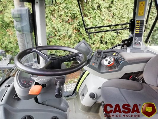 Tracteur agricole Claas Arion 650 cebis 