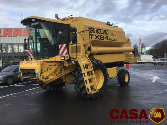 Moissonneuse batteuse New Holland TX 64+