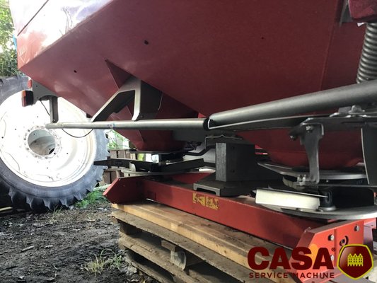 Distributeur d'engrais Kuhn Axis 40.1