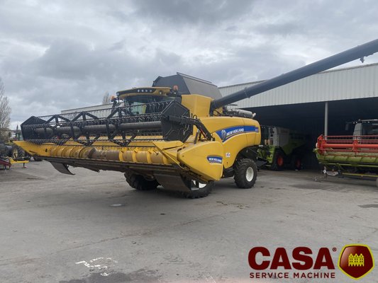 Moissonneuse batteuse New Holland Cx 8.70