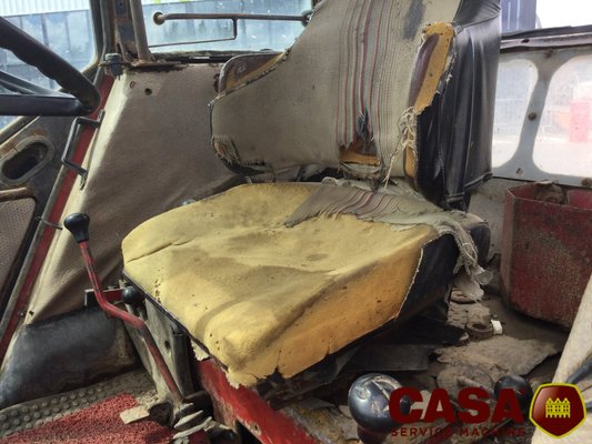 Tracteur agricole Case 1055