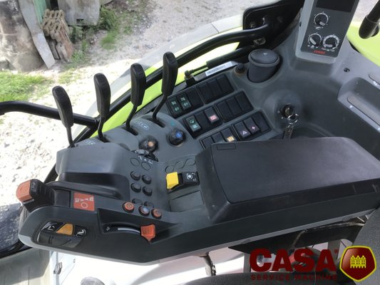 Tracteur agricole Claas Arion 630 cis