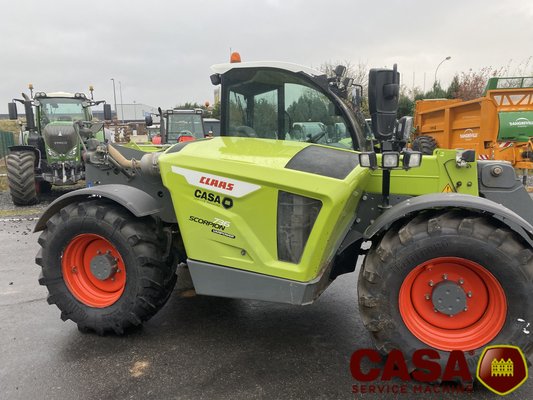 Chariot télescopique agricole Claas scorpion 736 varipower 40