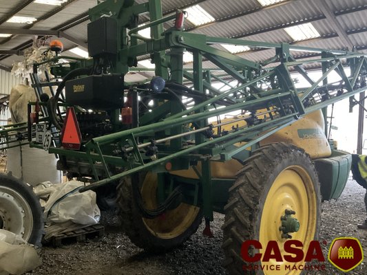 Pulvérisateur traîné John Deere 724