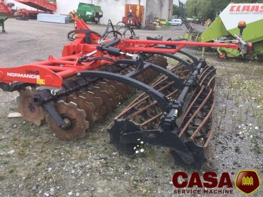 Déchaumeur à disques Gregoire Besson NORMANDIE PR 5 M