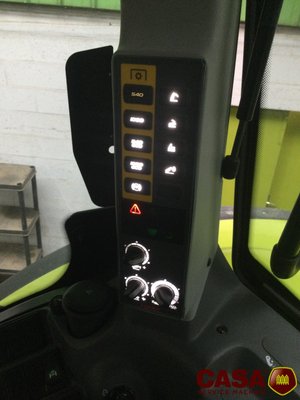 Tracteur agricole Claas Axion 800 CIS 