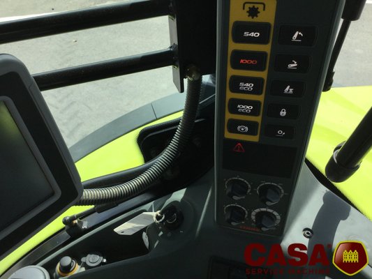 Tracteur agricole Claas Arion 640 cmatic 