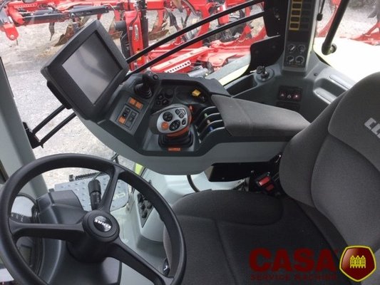 Tracteur agricole Claas Axion 830 Cmatic 