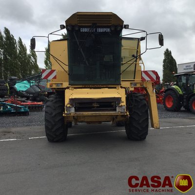Moissonneuse batteuse New Holland TX 34