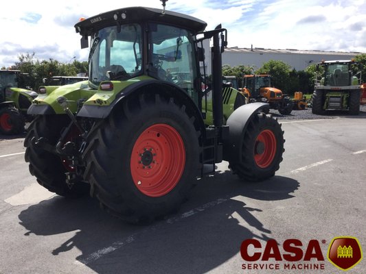 Tracteur agricole Claas Arion 640 cmatic 