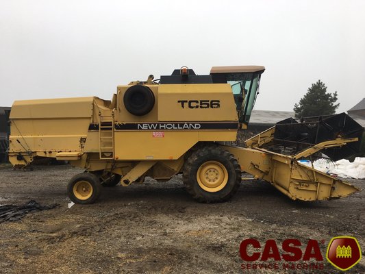 Moissonneuse batteuse New Holland TC 56
